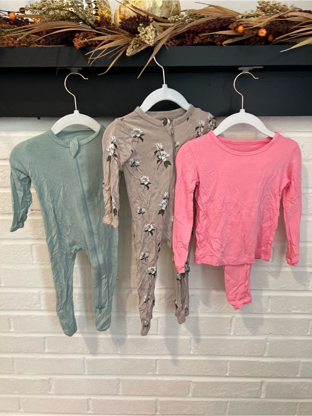 Kyte Baby Girls' Floral and Solid Long-Sleeve Pajama Set - Pink, Sage & Taupe